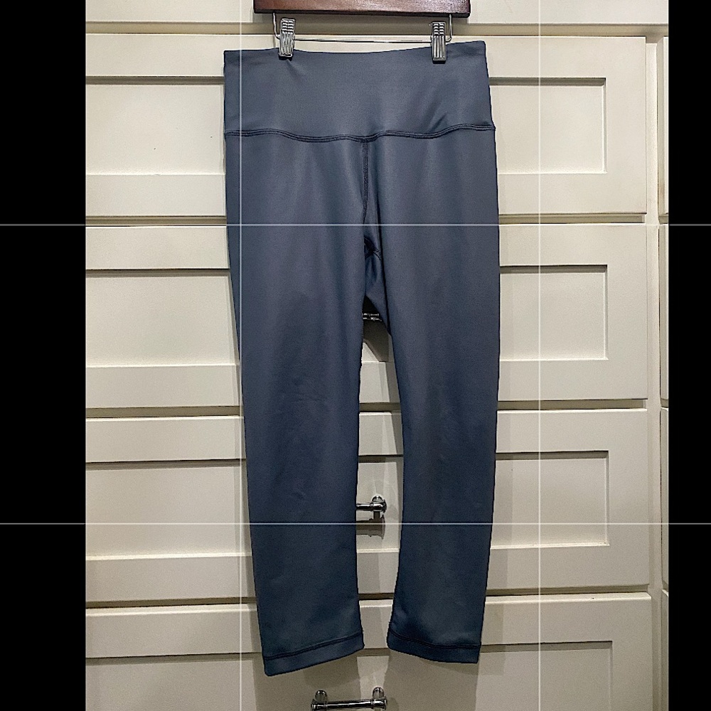 90 degree by reflex Capri charcoal leggings